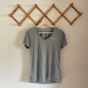 Gray Under Armour short sleeved shirt